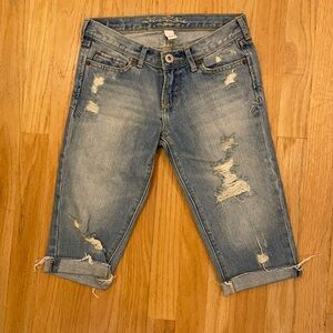 NWOT Abercrombie kids ripped jean capris